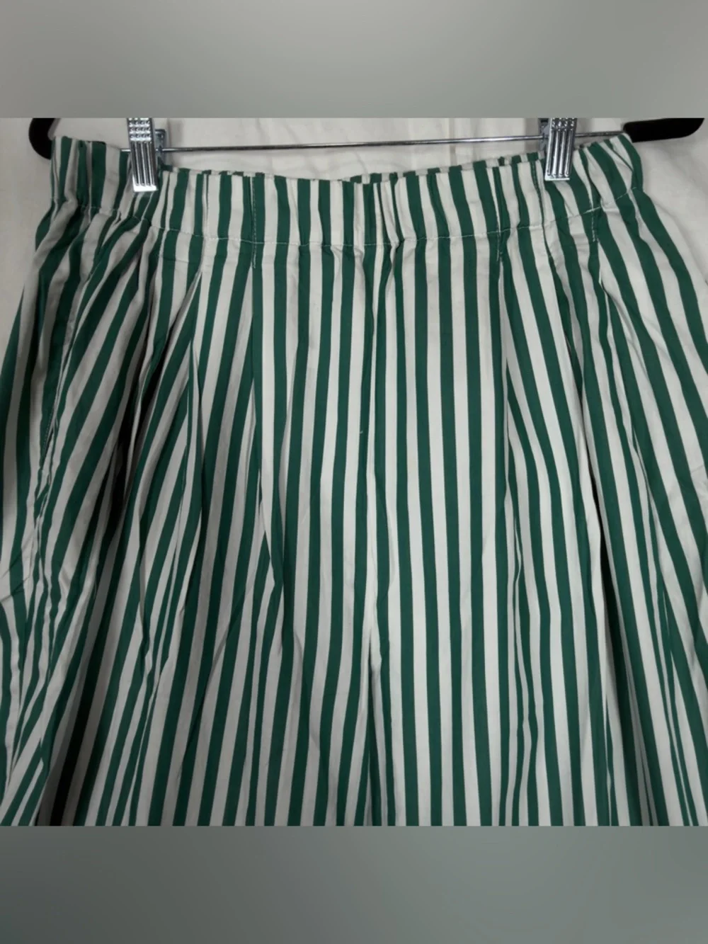 Women’s Green & White Vertical-Stripe Wide-Leg Pants - Picture 6 of 12